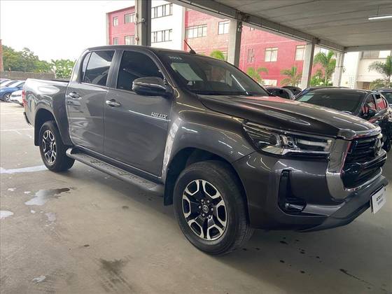 TOYOTA HILUX 2.8 D-4D TURBO DIESEL CD SRX LIMITED 4X4 AUTOMÁTICO TOYOTA HILUX 2.8 D-4D TURBO DIESEL CD SRX LIMITED 4X4 AUTOMÁTICO